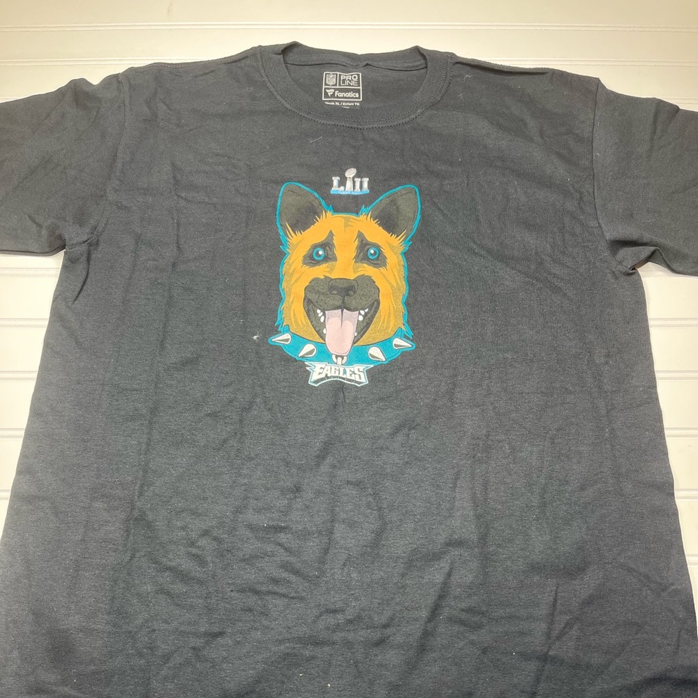YOUTH XL Eagles shirt